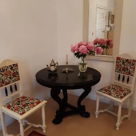 住宿加早餐酒店 Dworek Natury Strzezenice