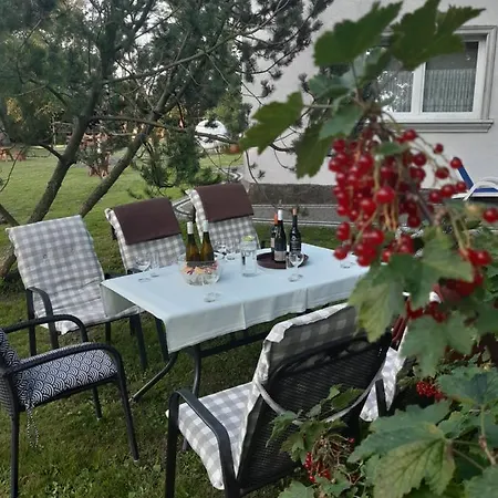 Nocleg ze śniadaniem Dworek Natury Strzezenice