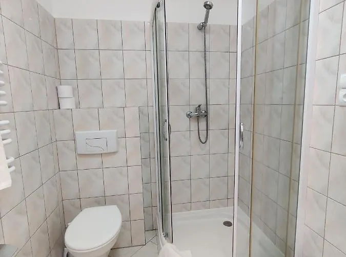 Bed & Breakfast Dworek Natury 3*