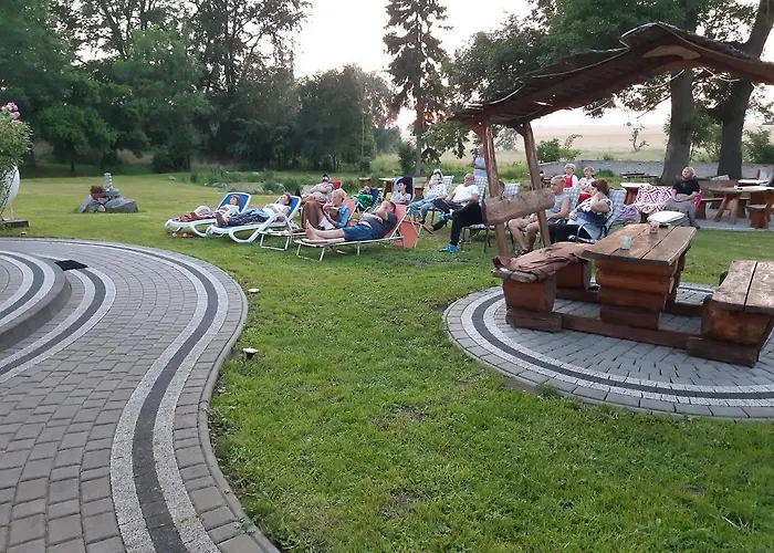 Bed & Breakfast Dworek Natury Strzezenice