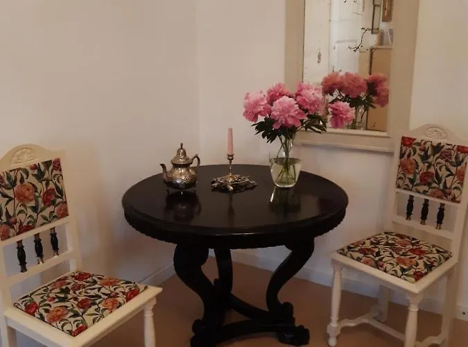 Bed & Breakfast Dworek Natury Strzezenice