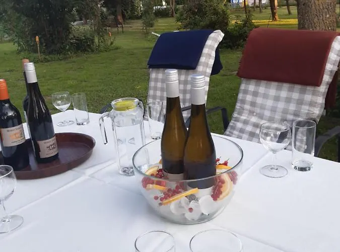 Dworek Natury Bed & Breakfast