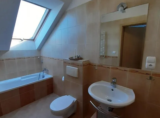 Dworek Natury Strzezenice