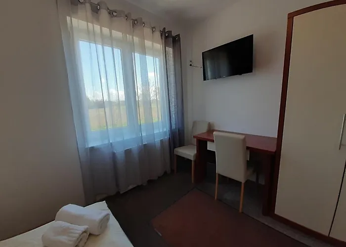 Dworek Natury Bed & Breakfast